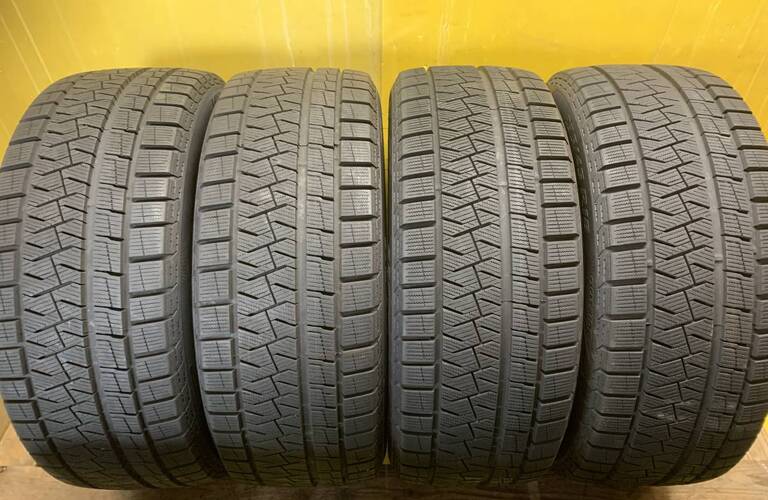 PIRELLI　ICE ASIMMETRICO アイスアシンメトリコ　235/45R18 98Q　4本セット