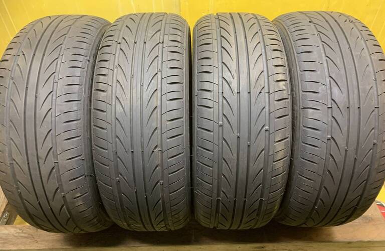 DELINTE THUNDER D7 215/55R17 94W 4本セット