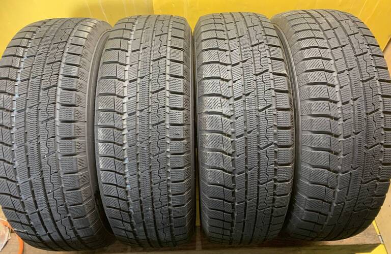 TOYO Winter TRANPATH TX　ウィンタートランパスTX 215/70R16 100Q　4本セット