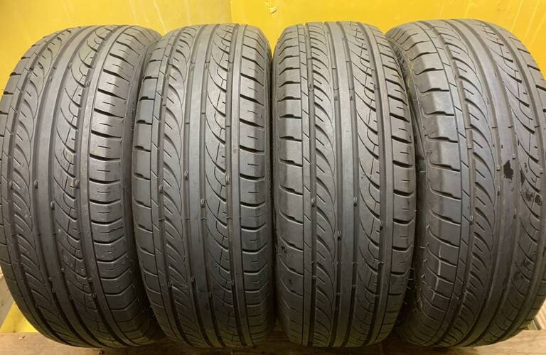バリ溝！！　VITOUR FORMULA X　195/65R15 91H  2019年製　4本セット