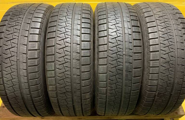 ピレリ　 PIRELLI　アイスアシンメトリコ　winter Ice Asimmetrico 235/65R17 4本セット